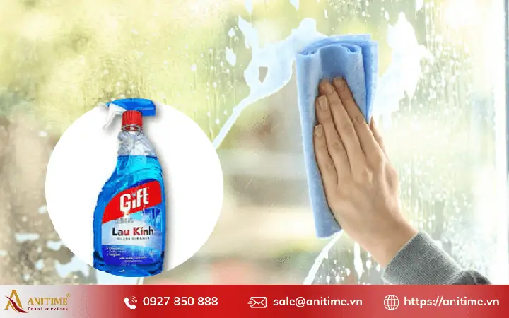 Cách Lau Kính Sạch Bằng Nước Lau Kính