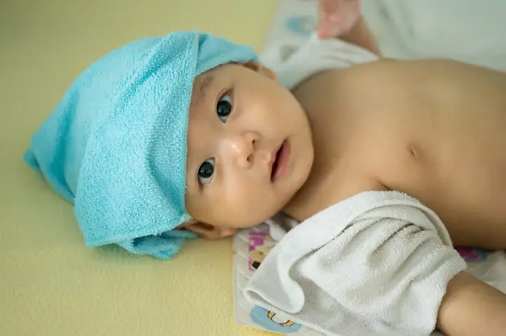 Cách Lau Người Hạ Sốt Cho Trẻ Sơ Sinh