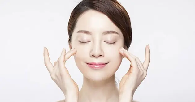 Cách Mát Xa Mặt Bằng Tay Tại Nhà