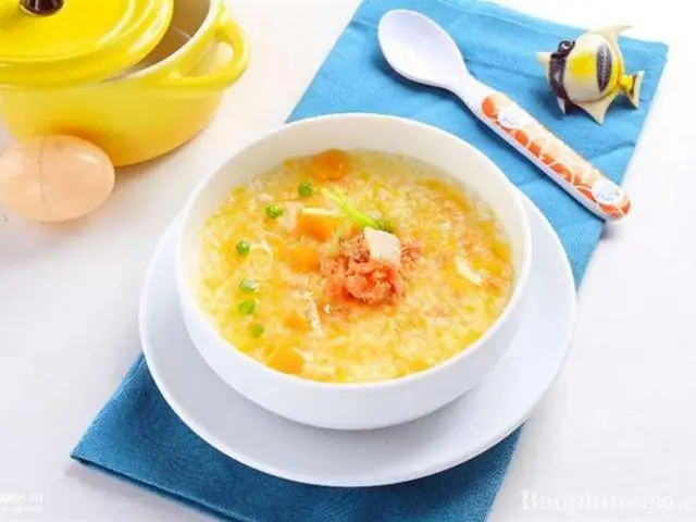 Cách Nấu Cháo Trứng Gà Bí Đỏ Cho Bé