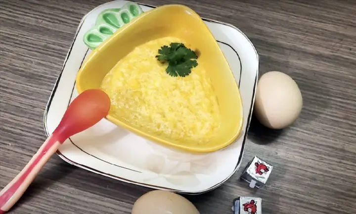 Cách Nấu Cháo Trứng Gà Bí Đỏ Cho Bé