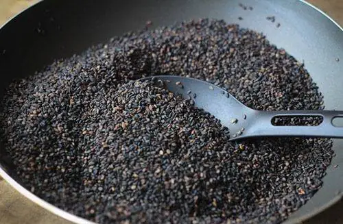 Cách Nấu Chè Mè Đen Dễ Sinh