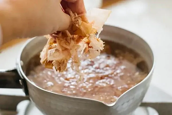 Cách Nấu Nước Dùng Dashi Từ Cá Bào Cách Nấu Nước Dùng Dashi Từ Cá Bào