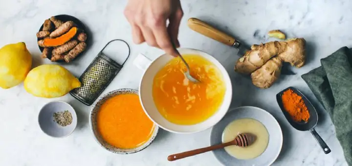 Cách Ngâm Rượu Gừng Và Nghệ Cho Bà Đẻ