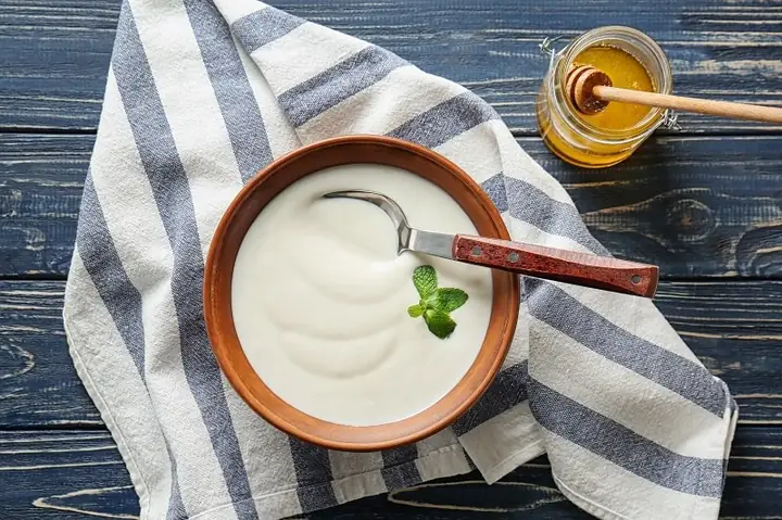 Cách Rửa Mặt Với Sữa Chua Không Đường Cách Rửa Mặt Với Sữa Chua Không Đường