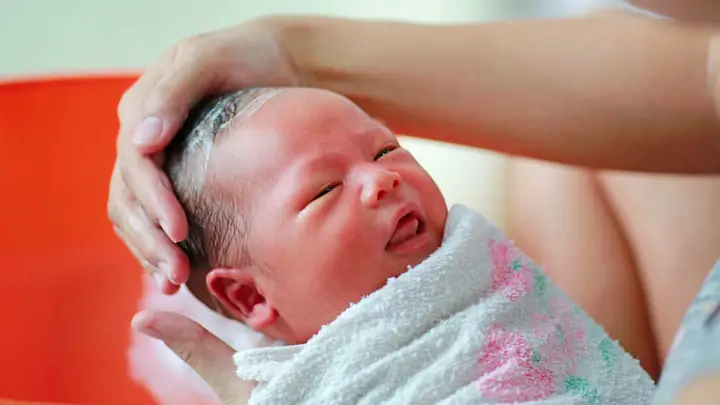 Cách Tắm Cho Trẻ Vào Mùa Đông Cách Tắm Cho Trẻ Vào Mùa Đông