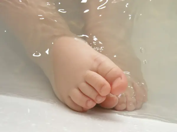 Cách Tắm Cho Trẻ Vào Mùa Đông Cách Tắm Cho Trẻ Vào Mùa Đông