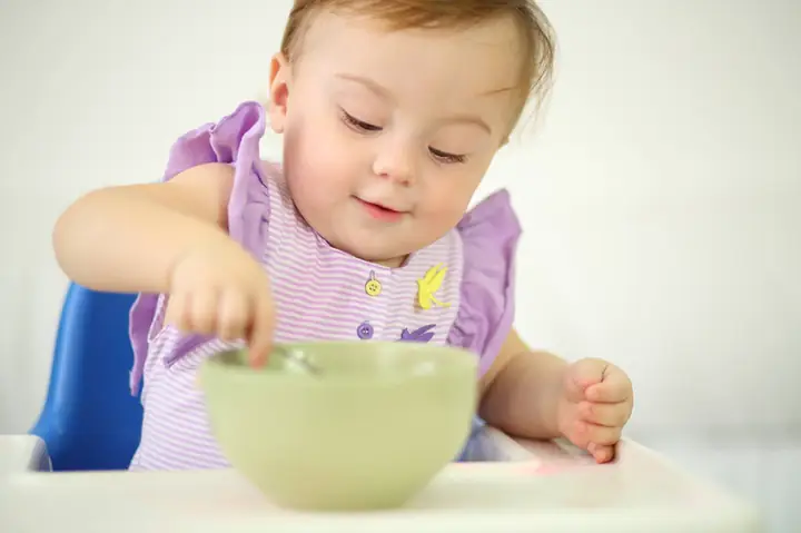Cách Tập Cho Trẻ Tự Xúc Ăn Cách Tập Cho Trẻ Tự Xúc Ăn