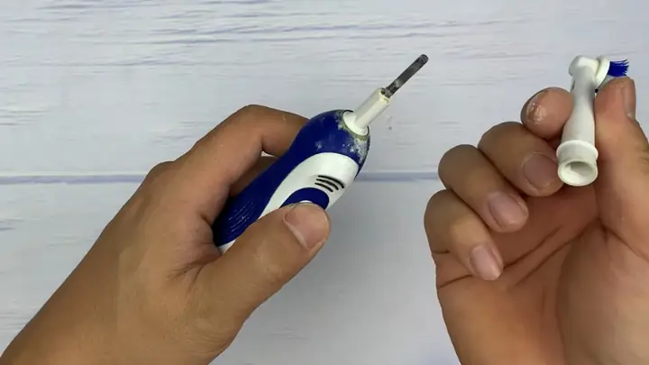 Cách Thay Đầu Bàn Chải Oral B