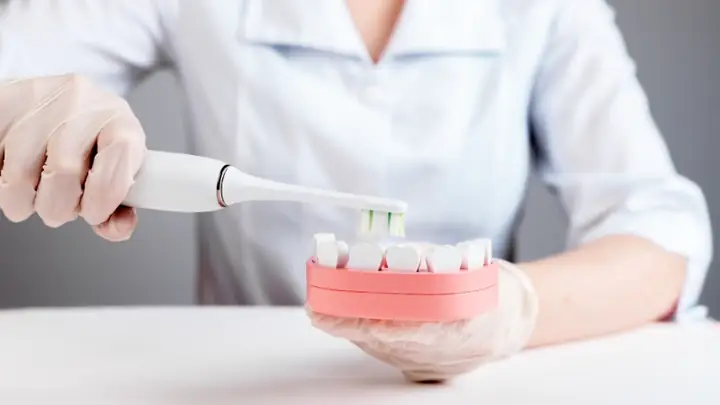 Cách Thay Đầu Bàn Chải Oral B
