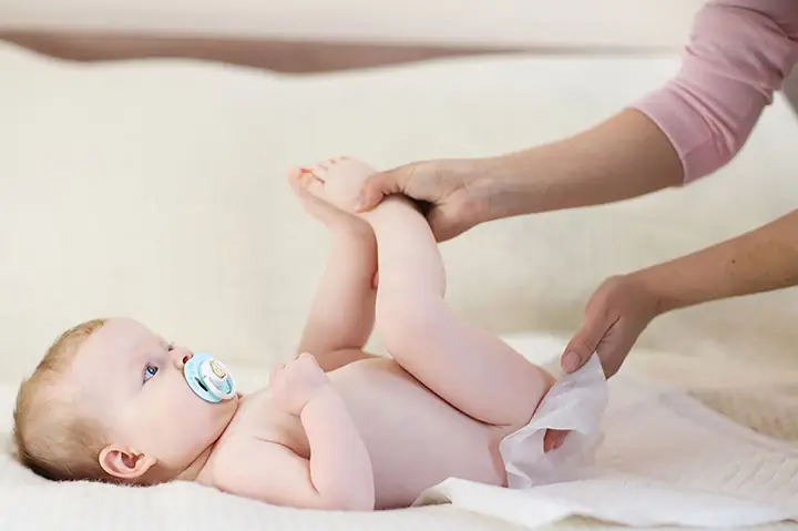 Cách Thay Tã Cho Trẻ Sơ Sinh