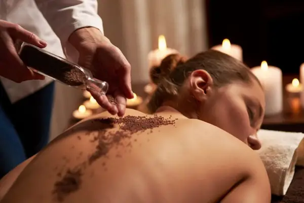 Cách Thoa Kem Dưỡng Da Toan Than Đúng Cách