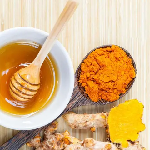Cách Trị Mụn Bằng Nghệ Tươi Và Mật Ong