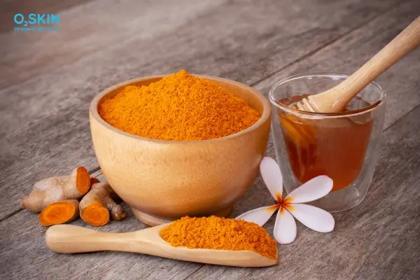 Cách Trị Mụn Bằng Nghệ Tươi Và Mật Ong