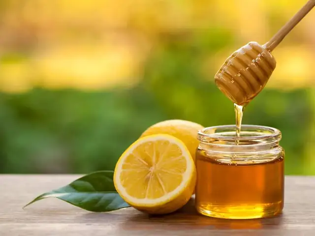 Cách Trị Mụn Và Thâm Bằng Mật Ong