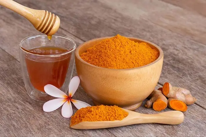 Cách Trị Nám Sau Sinh Bằng Nghệ Tươi