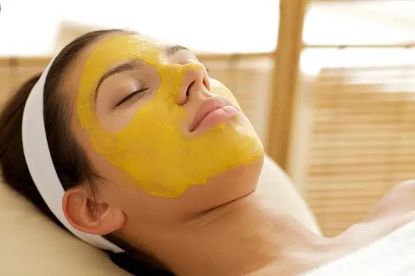 Cách Trị Thâm Mụn Bằng Tinh Bột Nghệ