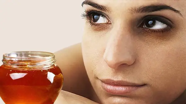 Cách Trị Thâm Quầng Mắt Bằng Mật Ong