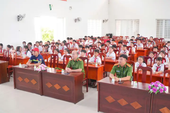 Cách Trị Thương Thực Cho Trẻ