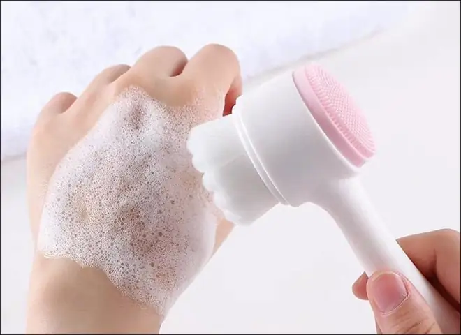 Cách Vệ Sinh Cọ Rửa Mặt
