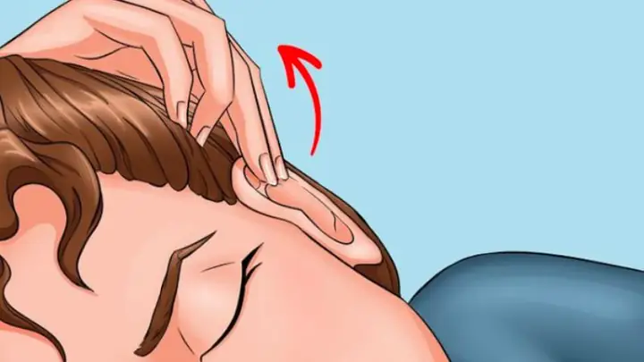 Cách Vệ Sinh Tai Bằng Nước Muối