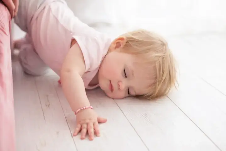 Cách Xử Lý Khi Trẻ Ngã Đập Đầu