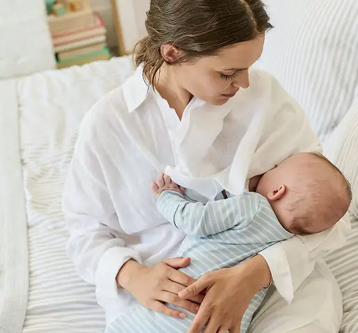 Cai Sữa Đêm Cho Bé Bú Mẹ