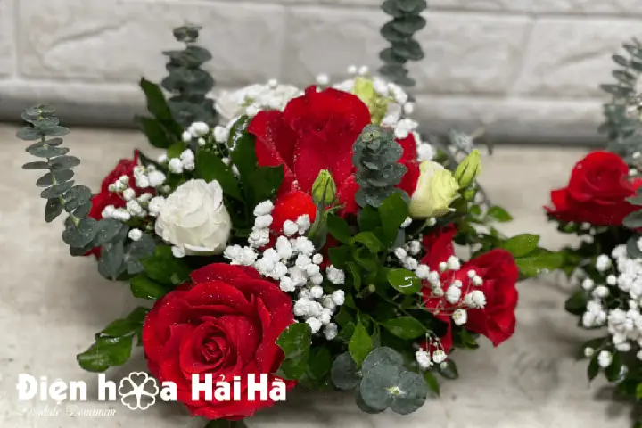 Cắm Bát Hoa Hồng Để Bàn