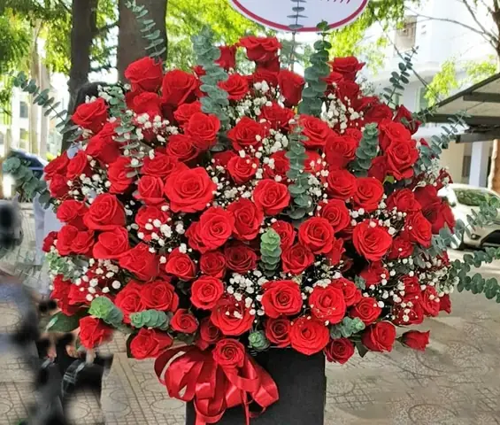 Cắm Hoa Hồng Để Bàn Đẹp