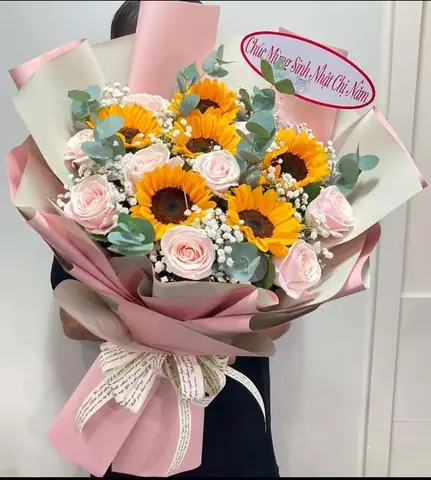 Cắm Hoa Hướng Dương Và Hoa Hồng