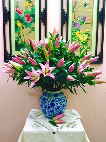 Cắm Hoa Ly Bàn Thờ Đẹp