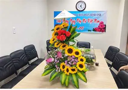 Cắm Hoa Nghệ Thuật Chủ Đề Phụ Nữ