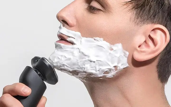 Cạo Lông Mặt Bằng Dao Cạo Râu