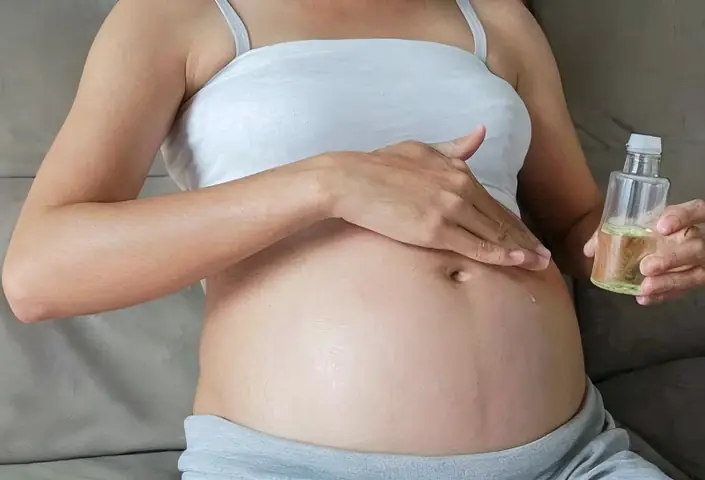 Chăm Sóc Da Mặt Sau Sinh Bằng Dầu Dừa