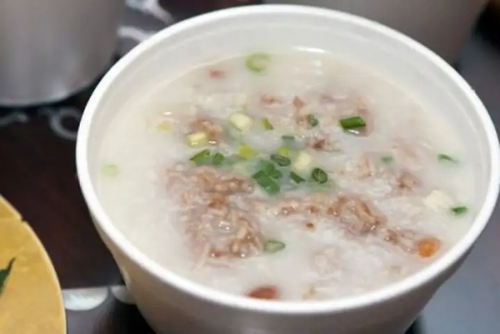 Cháo Thịt Bò Hành Tây Cho Bé Ăn Dặm