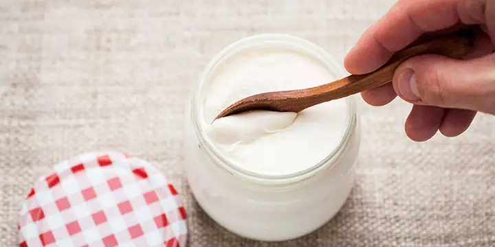 Cho Bé Ăn Sữa Chua Vào Lúc Nào