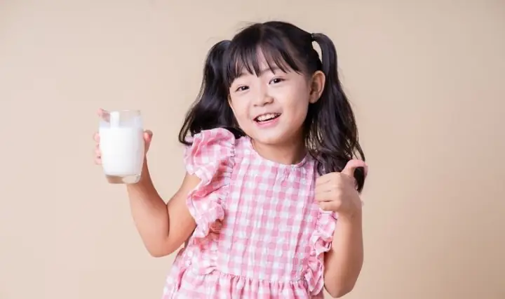 Cho Be Uong Mama Sua Non Co Tot Khong
