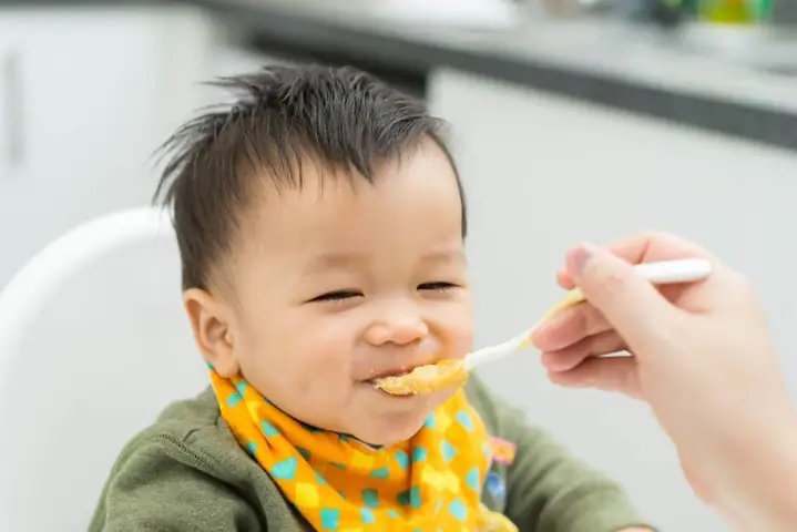 Cho Trẻ Ăn Dặm Bằng Yến Mạch