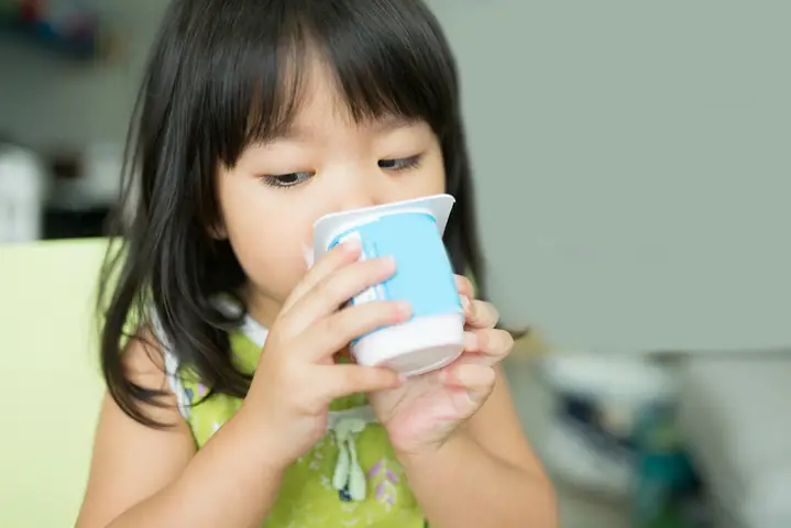 Cho Trẻ An Sữa Chua Đúng Cách Cho Trẻ An Sữa Chua Đúng Cách
