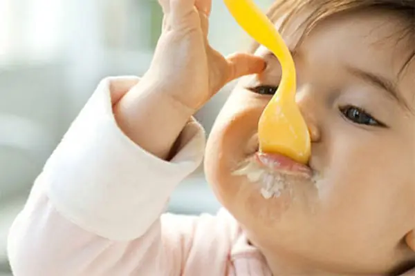 Cho Trẻ Ăn Sữa Chua Lúc Nào Tốt