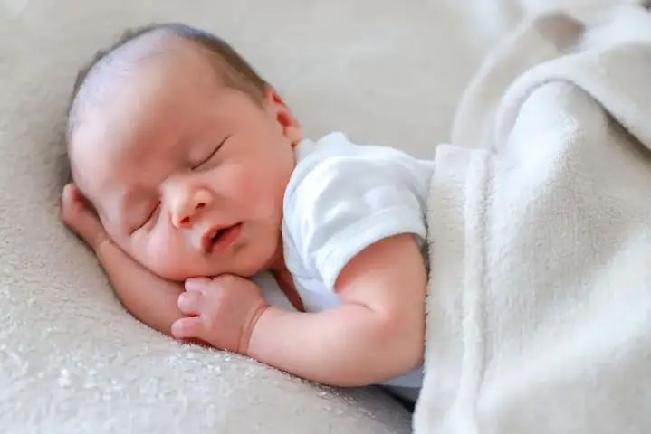 Chữa Giật Mình Ở Trẻ Sơ Sinh Chữa Giật Mình Ở Trẻ Sơ Sinh