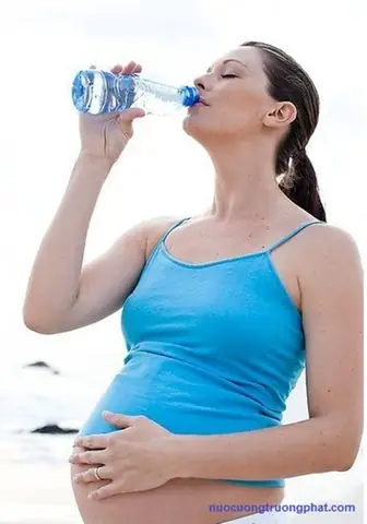 Có Bầu Có Được Uống Nước Khoáng Mặn Không