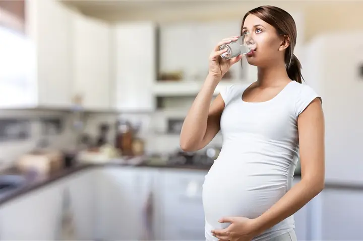 Có Bầu Uống Nước Đá Lạnh Được Không Có Bầu Uống Nước Đá Lạnh Được Không