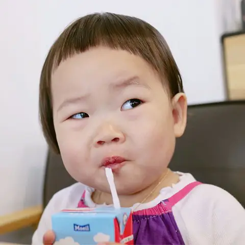Cô Bé Hàn Quốc Mái Ngố