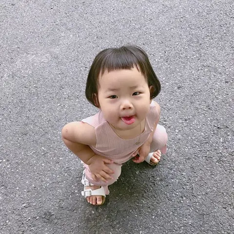 Cô Bé Hàn Quốc Mái Ngố
