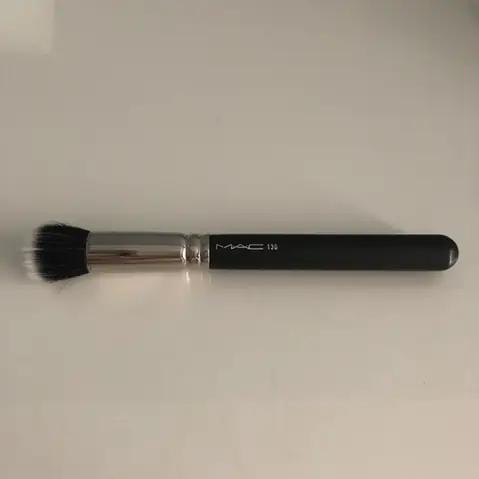Cọ Đánh Kem Nền Mac 130