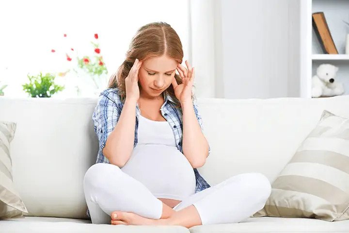 Có Nên Bước Qua Bụng Bà Bầu