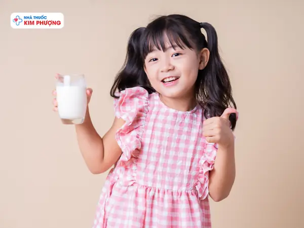 Có Nên Cho Bé Uống Thuốc Chung Với Sữa
