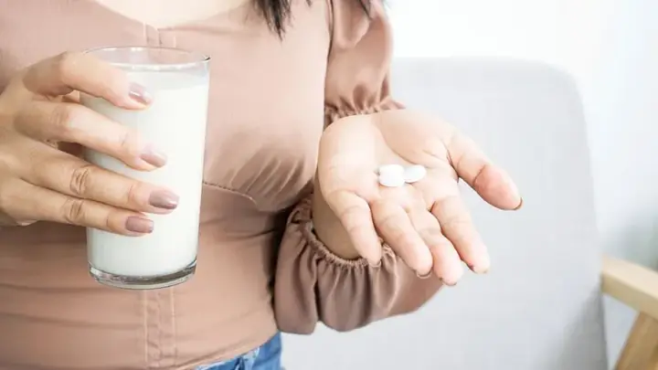 Có Nên Cho Bé Uống Thuốc Chung Với Sữa