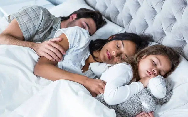 Có Nên Cho Con Ngủ Riêng Sớm